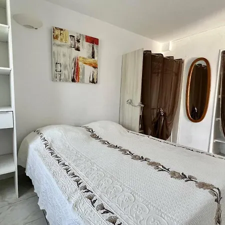 Maison T3 A Avec Terrasse Et Parking - Fr-1-495-7 Apartament