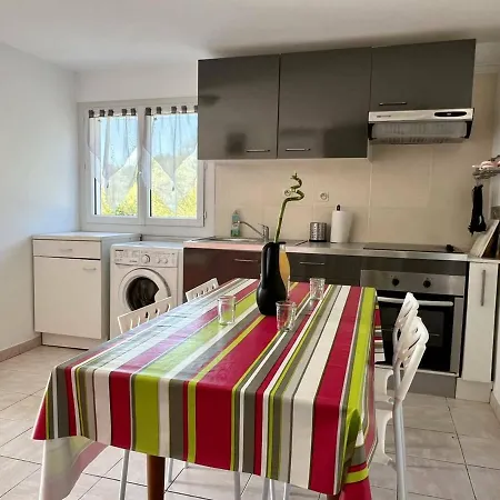 Maison T3 A Avec Terrasse Et Parking - Fr-1-495-7 아파트