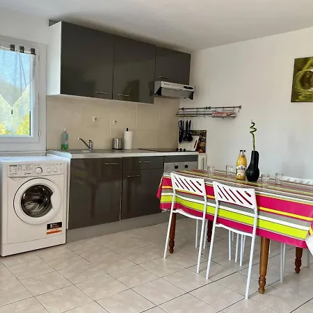 Maison T3 A Avec Terrasse Et Parking - Fr-1-495-7 *