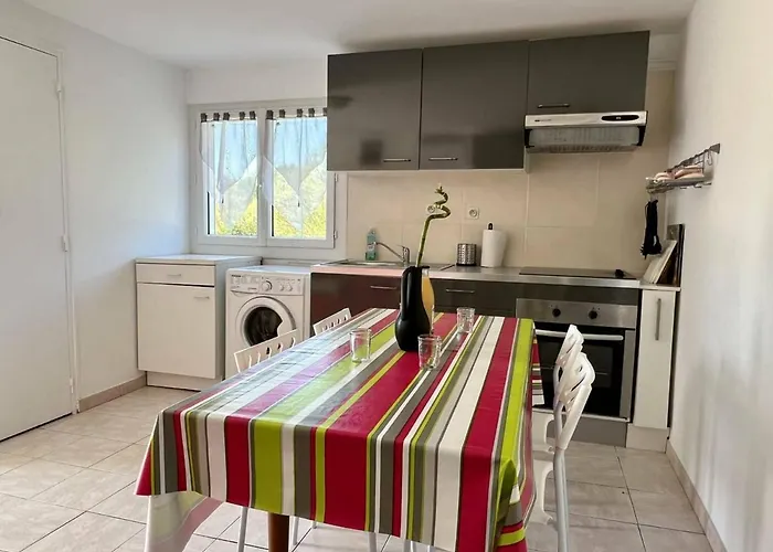 Maison T3 A Avec Terrasse Et Parking - Fr-1-495-7 アパート